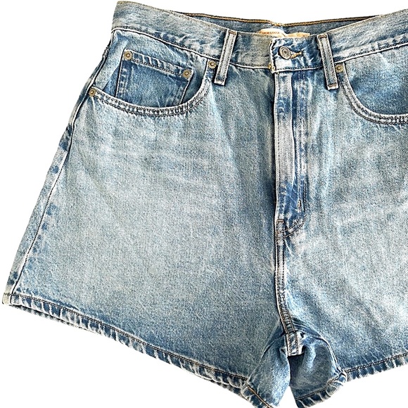 SOLD NWOT Levi’s High Loose Shorts - Picture 10 of 15